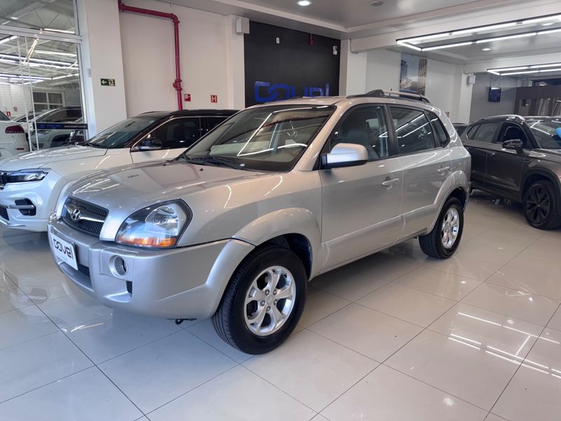 Hyundai Tucson 2.0 Gls 2014/2015 COVEL VEICULOS ENCANTADO / Carros no Vale
