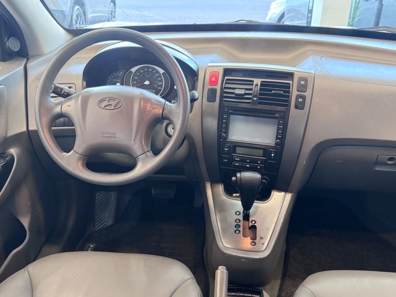 Hyundai Tucson 2.0 Gls 2014/2015 COVEL VEICULOS ENCANTADO / Carros no Vale