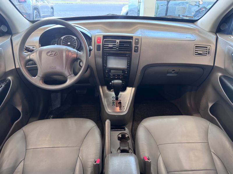Hyundai Tucson 2.0 Gls 2014/2015 COVEL VEICULOS ENCANTADO / Carros no Vale