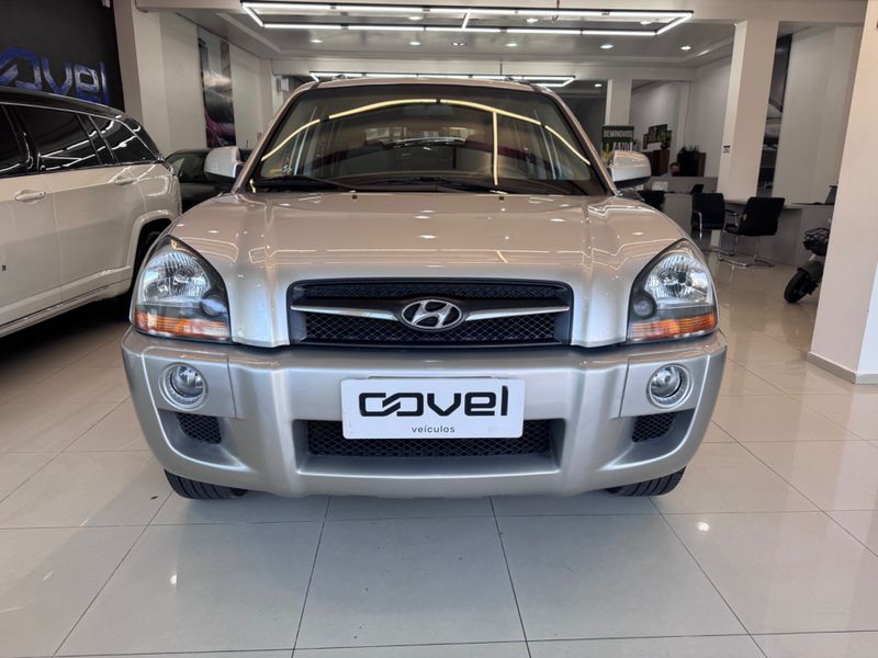 Hyundai Tucson 2.0 Gls 2014/2015 COVEL VEICULOS ENCANTADO / Carros no Vale