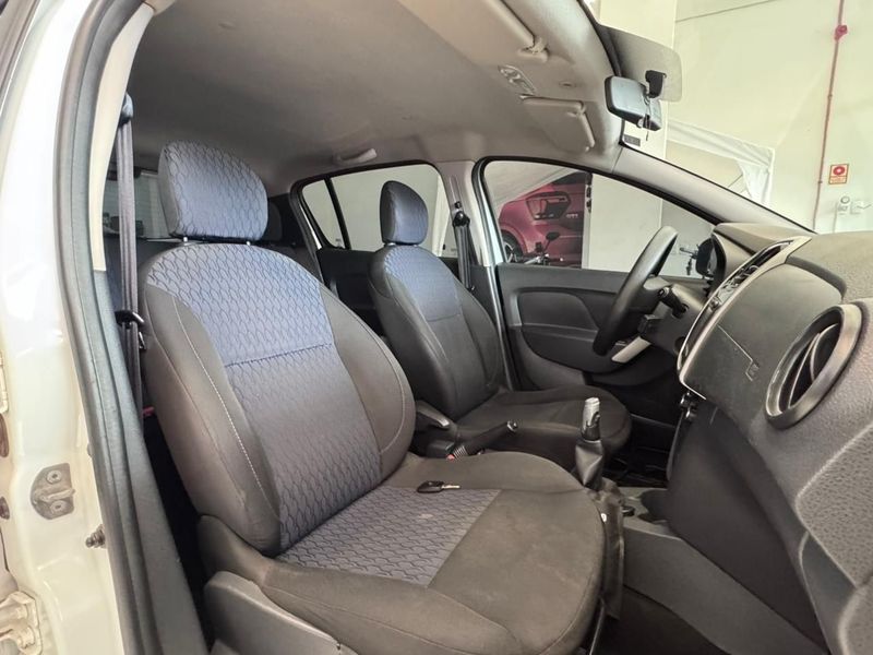 Renault Sandero Expression 1.0 16v Hi Mec. 2016/2017 COVEL VEICULOS ENCANTADO / Carros no Vale
