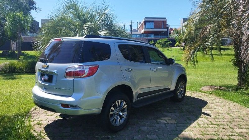 Chevrolet TRAILBLAZER LTZ 2.8 2017 GRASSI VEÍCULOS LAJEADO / Carros no Vale
