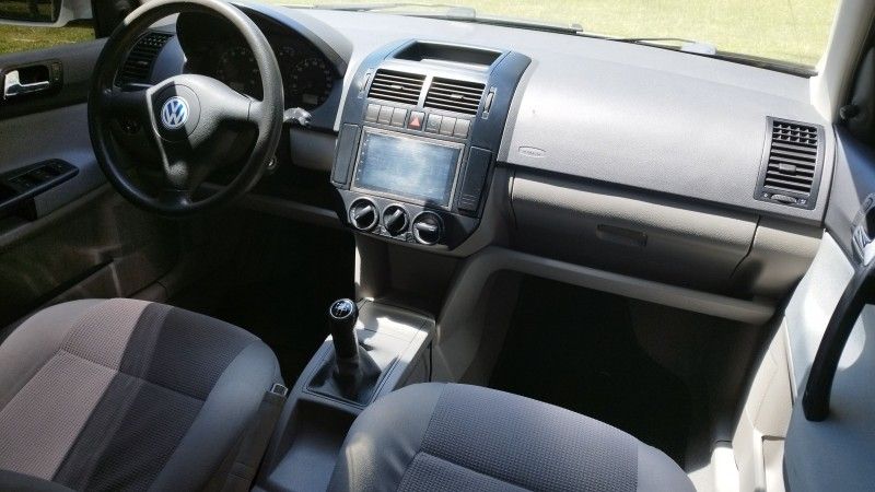 Volkswagen POLO HATCH 1.6 2003 GRASSI VEÍCULOS LAJEADO / Carros no Vale