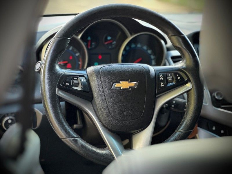 Chevrolet CRUZE LT 1.8 2012 NEUMANN VEÍCULOS ARROIO DO MEIO / Carros no Vale