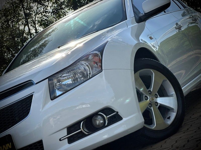 Chevrolet CRUZE LT 1.8 2012 NEUMANN VEÍCULOS ARROIO DO MEIO / Carros no Vale