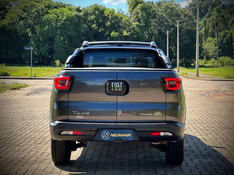 Fiat TORO VOLCANO 2.0 2022 NEUMANN VEÍCULOS ARROIO DO MEIO / Carros no Vale