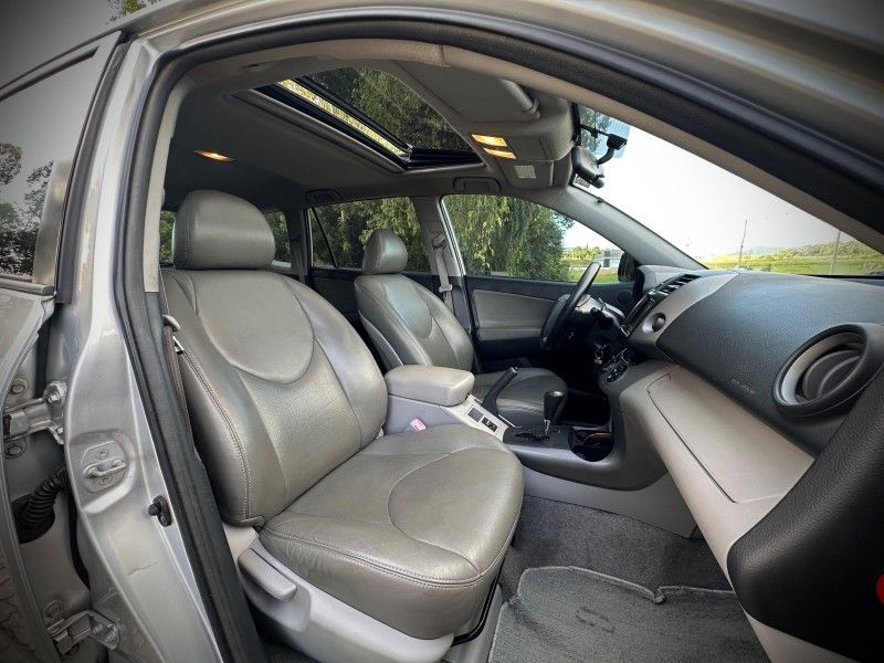 Toyota RAV-4 2.4 2008 NEUMANN VEÍCULOS ARROIO DO MEIO / Carros no Vale Toyota RAV-4 2.4 2008 NEUMANN VEÍCULOS ARROIO DO MEIO / Carros no Vale