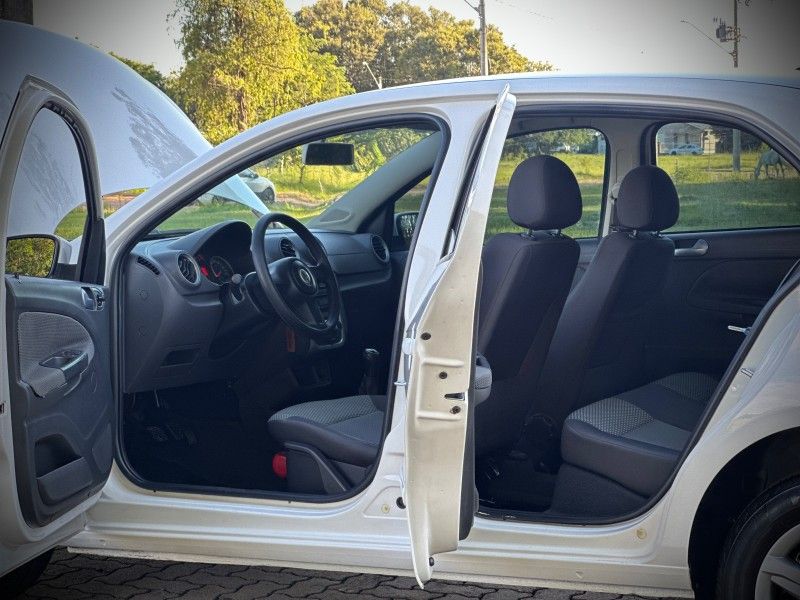 Volkswagen GOL G5 1.6 2012 NEUMANN VEÍCULOS ARROIO DO MEIO / Carros no Vale