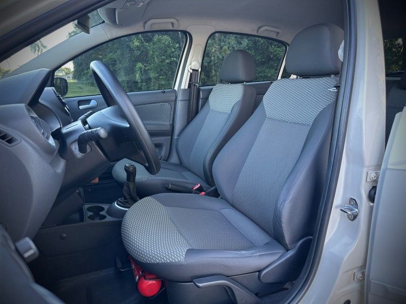 Volkswagen GOL G5 1.6 2012 NEUMANN VEÍCULOS ARROIO DO MEIO / Carros no Vale