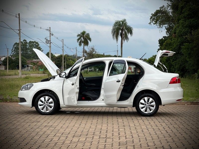 Volkswagen VOYAGE TRENDLINE 1.6 2015 NEUMANN VEÍCULOS ARROIO DO MEIO / Carros no Vale