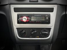 Volkswagen VOYAGE TRENDLINE 1.6 2015 NEUMANN VEÍCULOS ARROIO DO MEIO / Carros no Vale