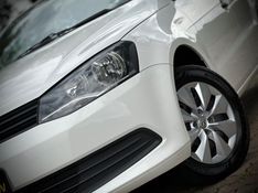 Volkswagen VOYAGE TRENDLINE 1.6 2015 NEUMANN VEÍCULOS ARROIO DO MEIO / Carros no Vale