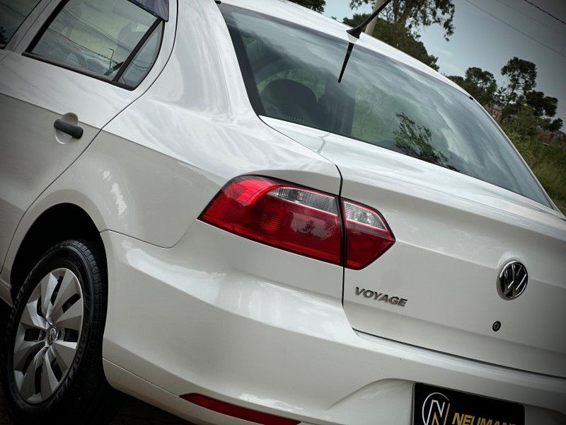 Volkswagen VOYAGE TRENDLINE 1.6 2015 NEUMANN VEÍCULOS ARROIO DO MEIO / Carros no Vale