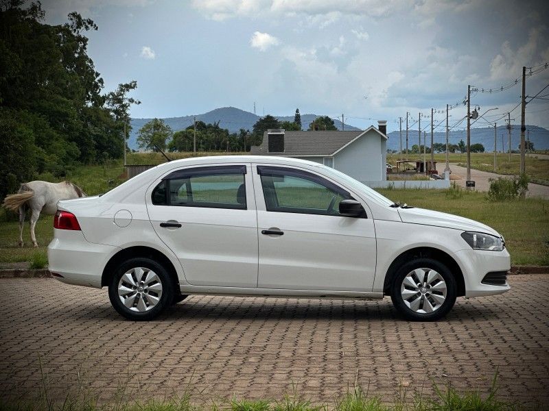 Volkswagen VOYAGE TRENDLINE 1.6 2015 NEUMANN VEÍCULOS ARROIO DO MEIO / Carros no Vale