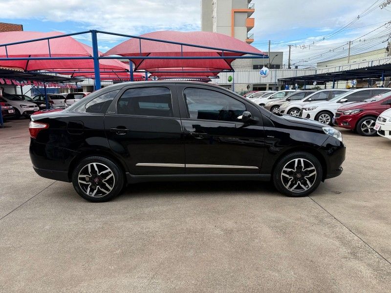 Fiat GRAND SIENA ESSENCE 1.6 2014 FERREIRA VEÍCULOS VENÂNCIO AIRES / Carros no Vale