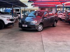 Toyota ETIOS SEDAN XS 1.5 2016 FERREIRA VEÍCULOS VENÂNCIO AIRES / Carros no Vale