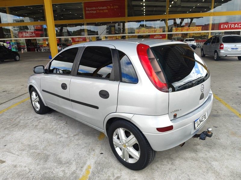 CHEVROLET CORSA 1.0 MPFI MAXX 8V 2003/2004 HUBNER MULTIMARCAS FARROUPILHA / Carros no Vale
