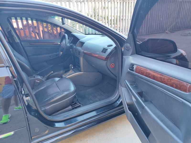 CHEVROLET VECTRA 2.4 MPFI ELITE 16V 2006/2006 HUBNER MULTIMARCAS FARROUPILHA / Carros no Vale