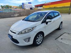 FORD FIESTA 1.5 SE HATCH 16V 2013/2013 HUBNER MULTIMARCAS FARROUPILHA / Carros no Vale