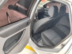 FORD FOCUS 2.0 16V 2011/2011 HUBNER MULTIMARCAS FARROUPILHA / Carros no Vale