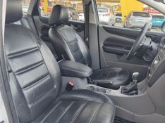 FORD FOCUS 2.0 SEDAN 16V 2012/2012 HUBNER MULTIMARCAS FARROUPILHA / Carros no Vale