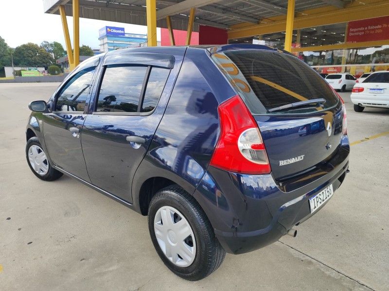 RENAULT SANDERO 1.6 AUTHENTIQUE 8V 2008/2009 HUBNER MULTIMARCAS FARROUPILHA / Carros no Vale