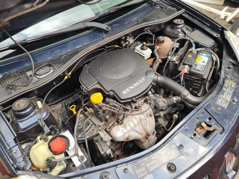 RENAULT SANDERO 1.6 AUTHENTIQUE 8V 2008/2009 HUBNER MULTIMARCAS FARROUPILHA / Carros no Vale