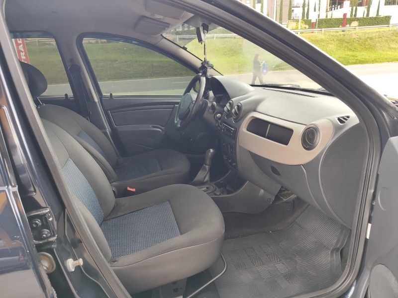 RENAULT SANDERO 1.6 AUTHENTIQUE 8V 2008/2009 HUBNER MULTIMARCAS FARROUPILHA / Carros no Vale