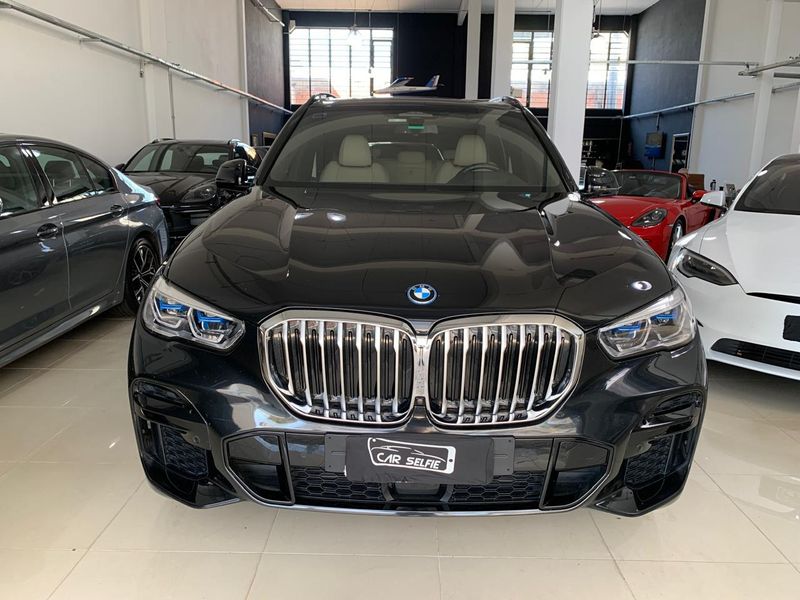 BMW X5 3.0 I6 TURBO HÍBRIDO XDRIVE45E M SPORT AUTOMÁTICO 2021/2022 FÁBIO BERNARDES PORTO ALEGRE / Carros no Vale