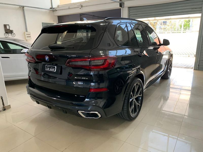 BMW X5 3.0 I6 TURBO HÍBRIDO XDRIVE45E M SPORT AUTOMÁTICO 2021/2022 FÁBIO BERNARDES PORTO ALEGRE / Carros no Vale