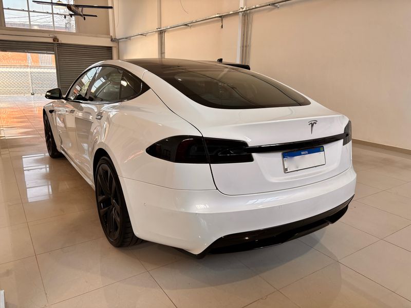 TESLA MODEL S ELÉTRICO LONG RANGE 2022/2022 FÁBIO BERNARDES PORTO ALEGRE / Carros no Vale