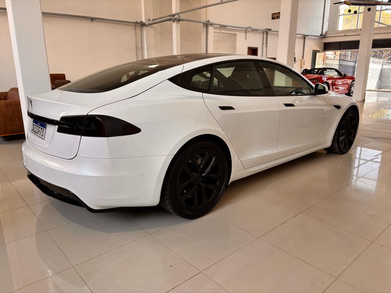 TESLA MODEL S ELÉTRICO LONG RANGE 2022/2022 FÁBIO BERNARDES PORTO ALEGRE / Carros no Vale