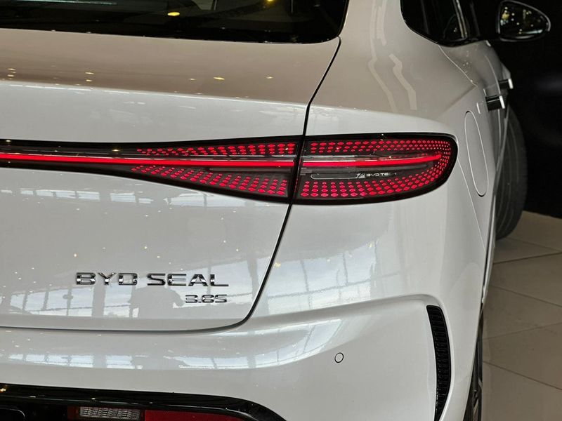 BYD SEAL 82,5 KW ELÃTRICO AWD 2023/2024 CONCEPT MOTORS PASSO FUNDO / Carros no Vale BYD SEAL 82,5 KW ELÃTRICO AWD 2023/2024 CONCEPT MOTORS PASSO FUNDO / Carros no Vale