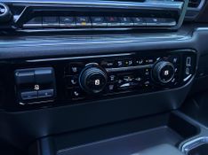 Chevrolet Silverado High Country 5.3 V8 AWD Aut. 2024/2024 CONCEPT MOTORS PASSO FUNDO / Carros no Vale