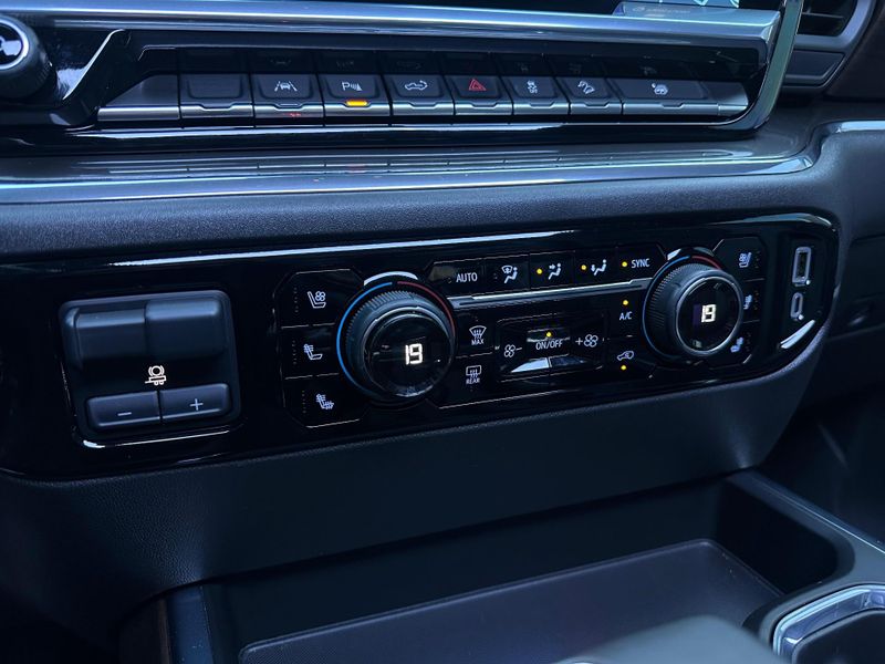 Chevrolet Silverado High Country 5.3 V8 AWD Aut. 2024/2024 CONCEPT MOTORS PASSO FUNDO / Carros no Vale