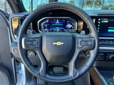 Chevrolet Silverado High Country 5.3 V8 AWD Aut. 2024/2024 CONCEPT MOTORS PASSO FUNDO / Carros no Vale