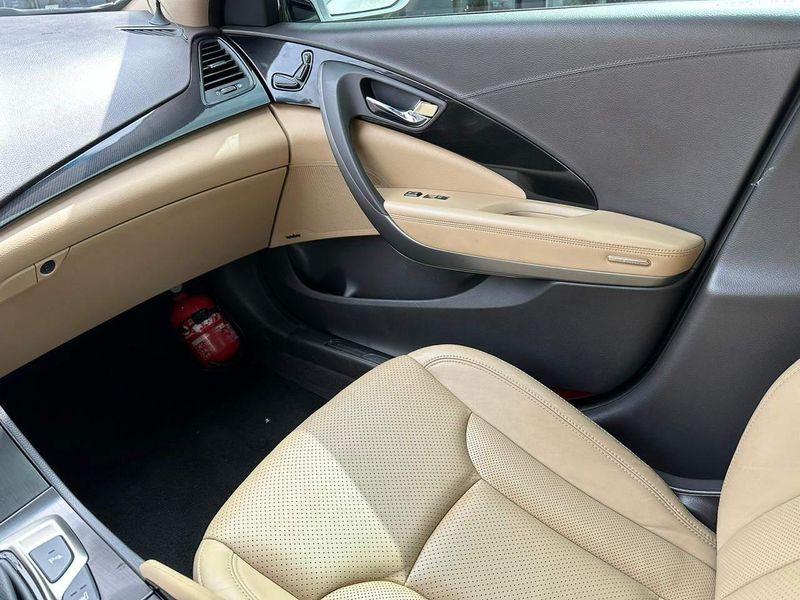 Hyundai Azera 3.0 V6 24V 4p Aut. 2014/2015 CONCEPT MOTORS PASSO FUNDO / Carros no Vale