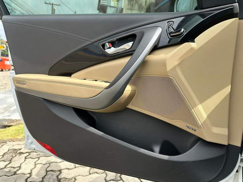 Hyundai Azera 3.0 V6 24V 4p Aut. 2014/2015 CONCEPT MOTORS PASSO FUNDO / Carros no Vale