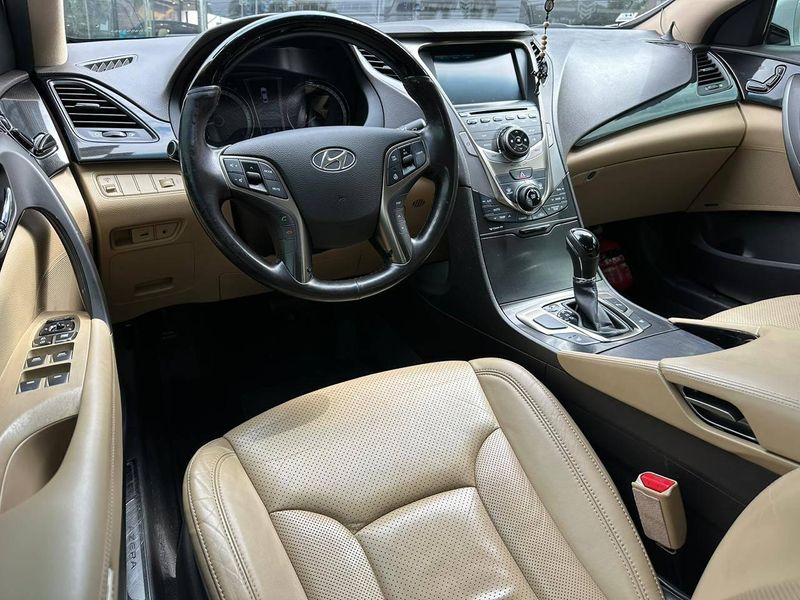 Hyundai Azera 3.0 V6 24V 4p Aut. 2014/2015 CONCEPT MOTORS PASSO FUNDO / Carros no Vale