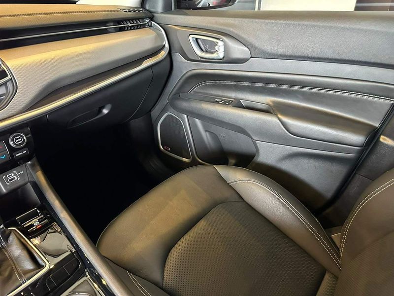 Jeep Compass LONG T270 1.3 TB 4×2 Flex Aut. 2024/2025 CONCEPT MOTORS PASSO FUNDO / Carros no Vale