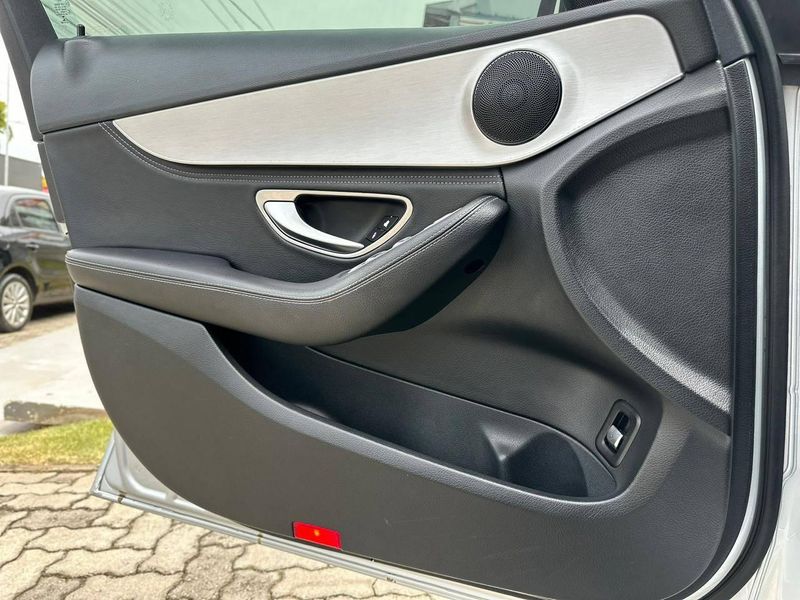 Mercedes-Benz C-180 CGI Avant 1.6/1.6 FlexTB 16V Aut. 2015/2016 CONCEPT MOTORS PASSO FUNDO / Carros no Vale