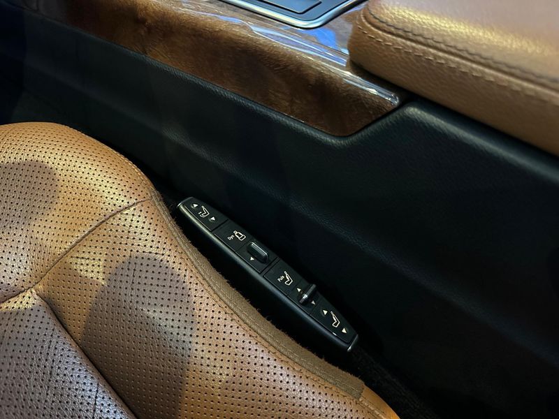 Mercedes-Benz E 550 Classe E 550 AMG 5.5 V8 4MATIC 2010/2011 CONCEPT MOTORS PASSO FUNDO / Carros no Vale