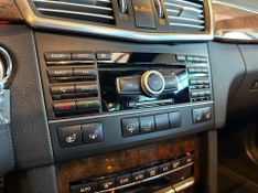 Mercedes-Benz E 550 Classe E 550 AMG 5.5 V8 4MATIC 2010/2011 CONCEPT MOTORS PASSO FUNDO / Carros no Vale