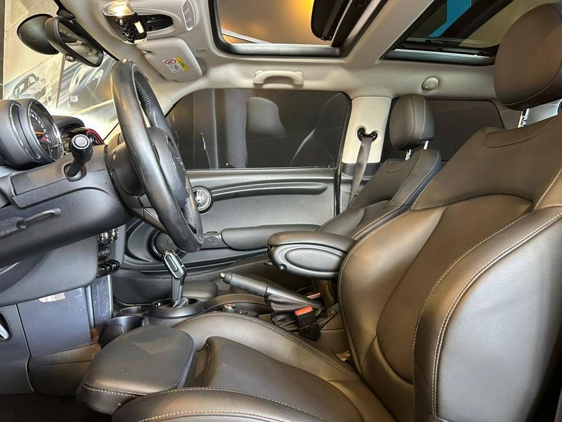 Mini Cooper 1.5 Turbo 12V 3p Aut. 2018/2019 CONCEPT MOTORS PASSO FUNDO / Carros no Vale