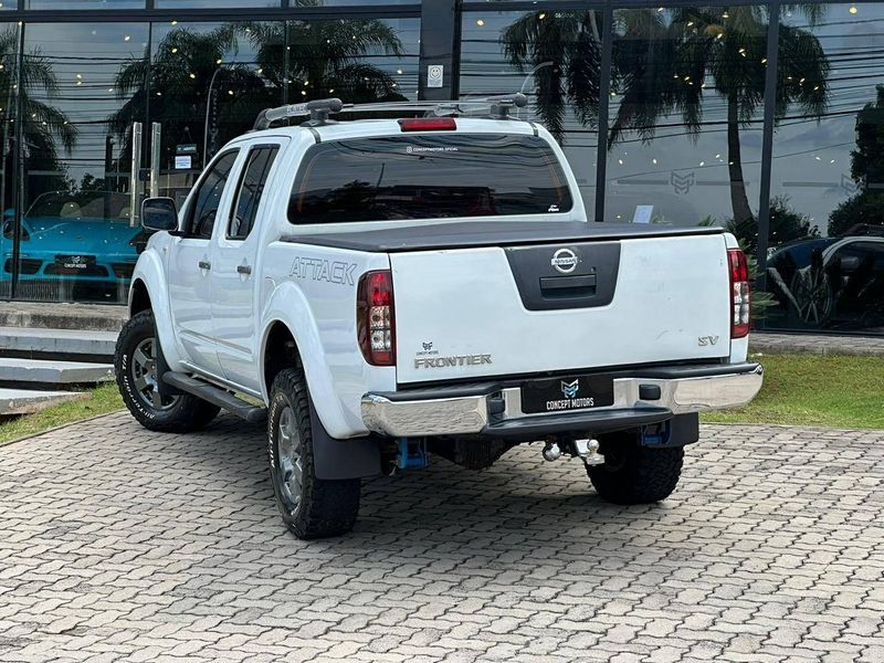 Nissan Frontier SV AT.CD 4×4 2.5 TB Diesel Mec. 2014/2014 CONCEPT MOTORS PASSO FUNDO / Carros no Vale