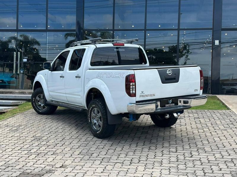 Nissan Frontier SV AT.CD 4×4 2.5 TB Diesel Mec. 2014/2014 CONCEPT MOTORS PASSO FUNDO / Carros no Vale