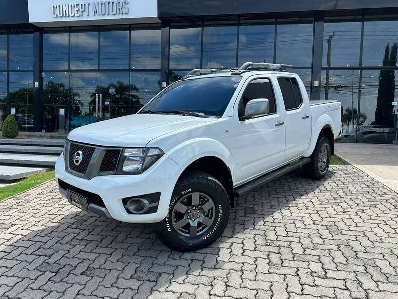 Nissan Frontier SV AT.CD 4×4 2.5 TB Diesel Mec. 2014/2014 CONCEPT MOTORS PASSO FUNDO / Carros no Vale