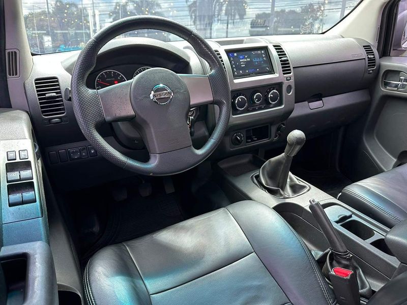 Nissan Frontier SV AT.CD 4×4 2.5 TB Diesel Mec. 2014/2014 CONCEPT MOTORS PASSO FUNDO / Carros no Vale