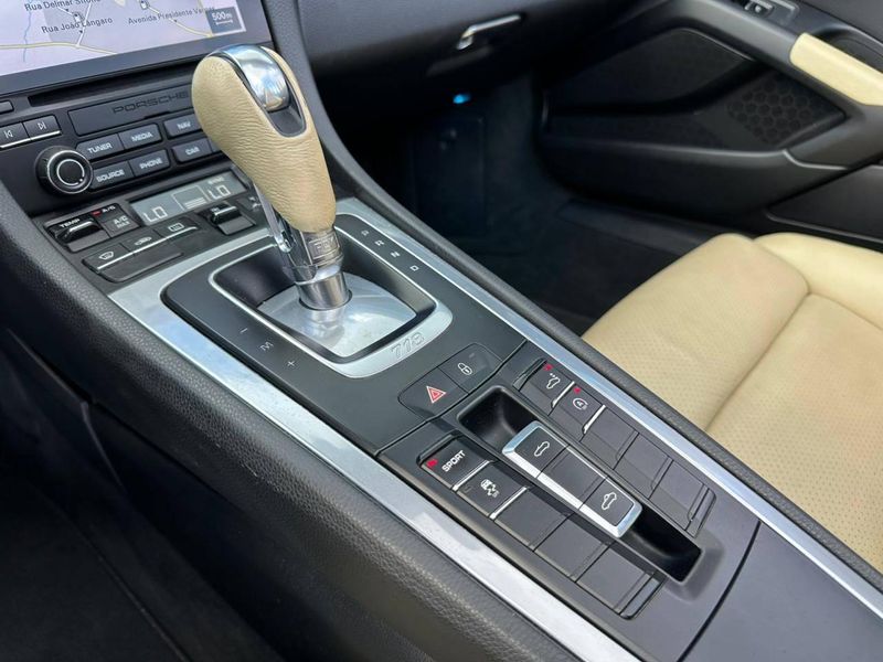 Porsche 718 Boxster S 2.5 350cv 2016/2017 CONCEPT MOTORS PASSO FUNDO / Carros no Vale Porsche 718 Boxster S 2.5 350cv 2016/2017 CONCEPT MOTORS PASSO FUNDO / Carros no Vale