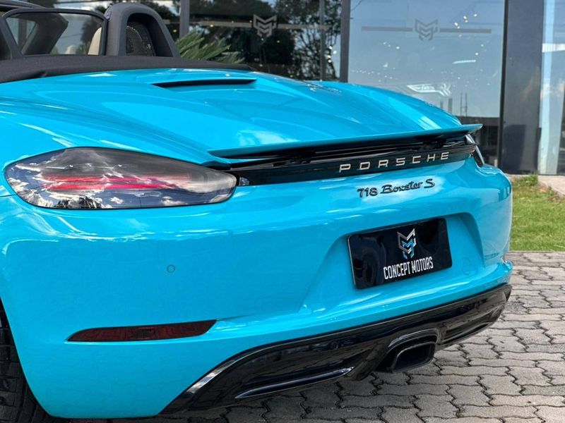 Porsche 718 Boxster S 2.5 350cv 2016/2017 CONCEPT MOTORS PASSO FUNDO / Carros no Vale Porsche 718 Boxster S 2.5 350cv 2016/2017 CONCEPT MOTORS PASSO FUNDO / Carros no Vale